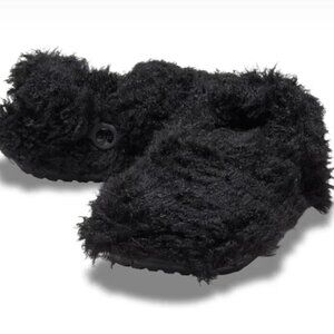 CROCS SHAGGY FUR CLOGS